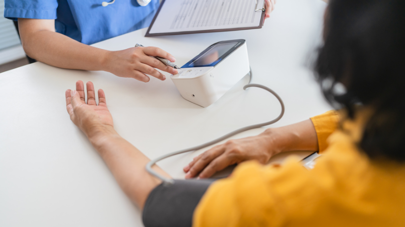 Humanizar o atendimento com tecnologia fortalece a relação profissional-paciente, afirma o Instituto IBDSocial.
