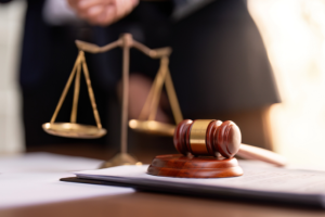 Kelsem Ricardo Rios Lima analisa como a fé pública nos Registros de Imóveis em MG fortalece a segurança jurídica e agiliza transações imobiliárias.