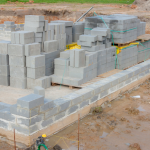 Valderci Malagosini Machado destaca como blocos de concreto modulados podem acelerar cronogramas e otimizar processos construtivos.