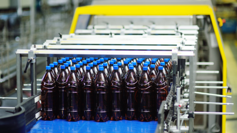 Como explica Elias Assum Sabbag Junior, a variabilidade da matéria-prima no plástico corrugado influencia diretamente desempenho técnico, padronização e controle de qualidade.